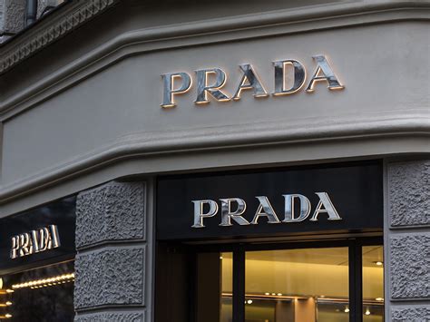 革新し続けるイタリアブランドPRADA（プラダ）の魅力とは.